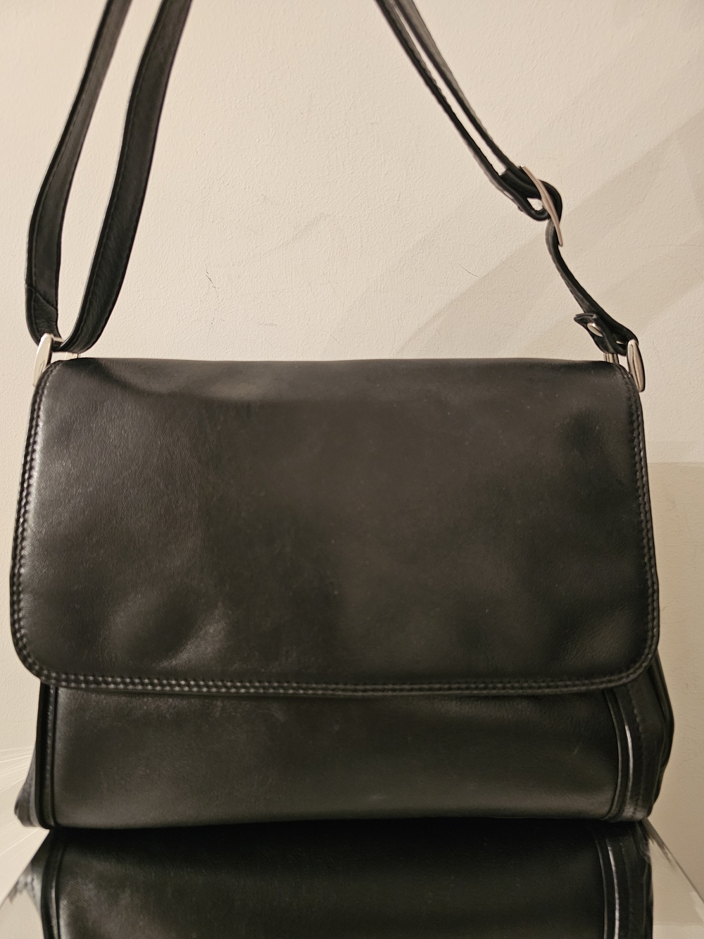 Minimalist Black Leather Messenger Bag